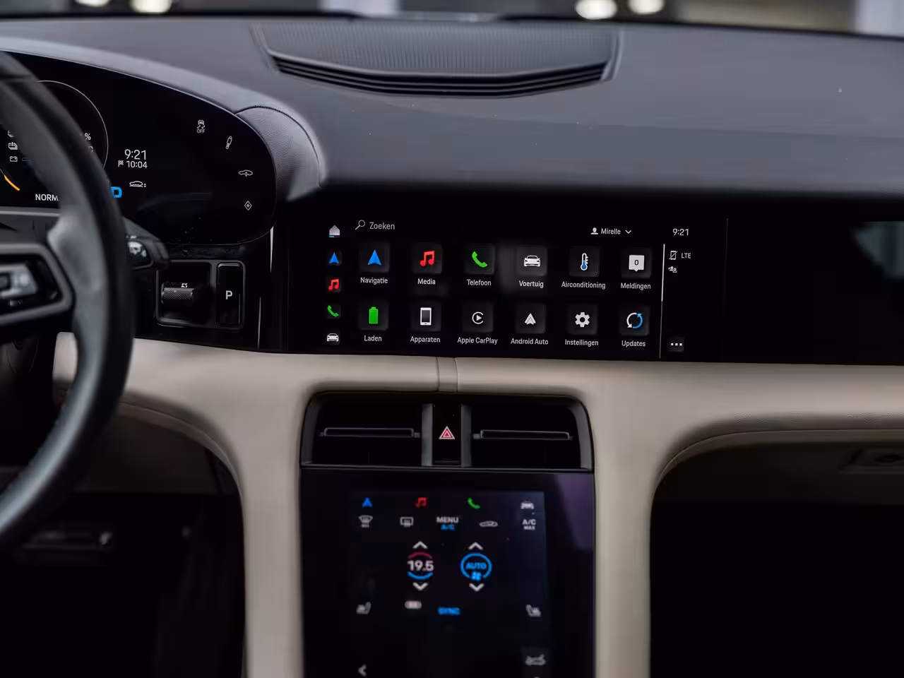 Porsche Taycan Sport Turismo 79 kWh | BOSE | PASM LUCHTVERING | PANORAMADAK | 20 INCH | ACHTERUITRIJCAMERA | WARMTEPOMP