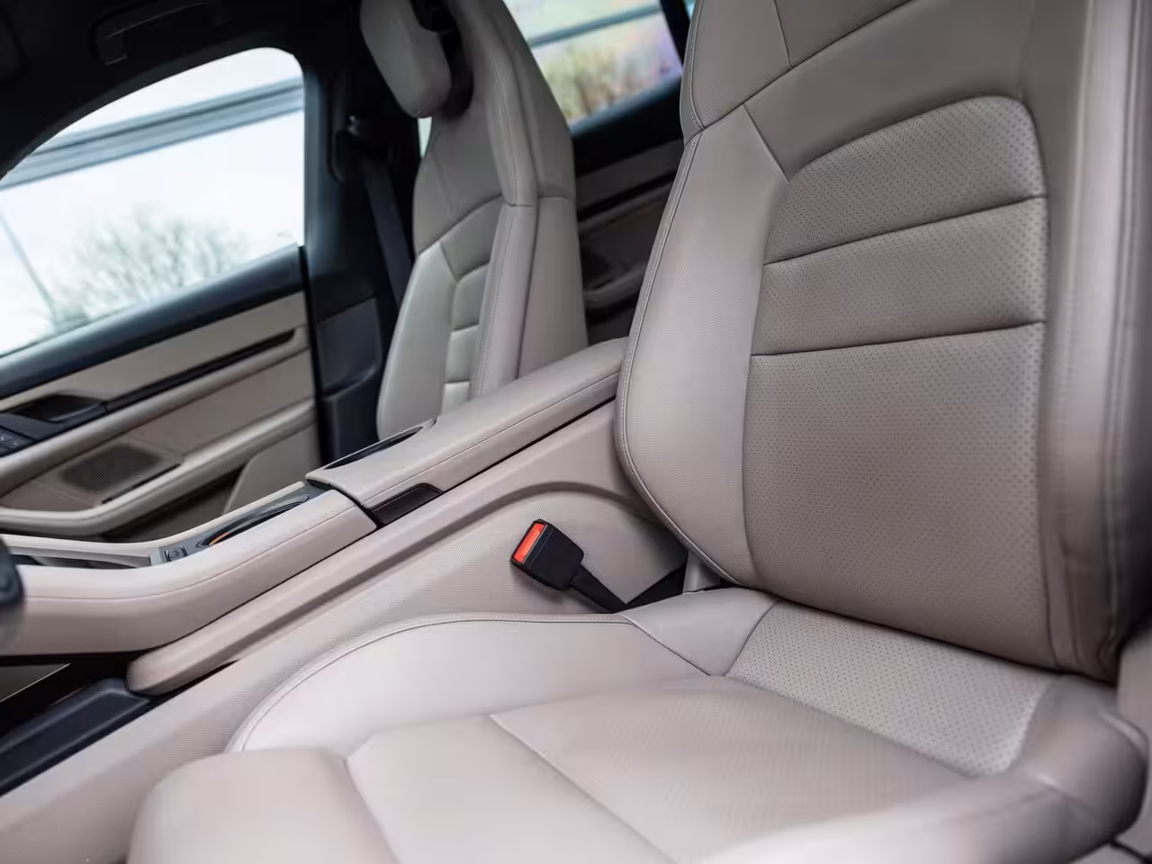 Porsche Taycan Sport Turismo 79 kWh | BOSE | PASM LUCHTVERING | PANORAMADAK | 20 INCH | ACHTERUITRIJCAMERA | WARMTEPOMP