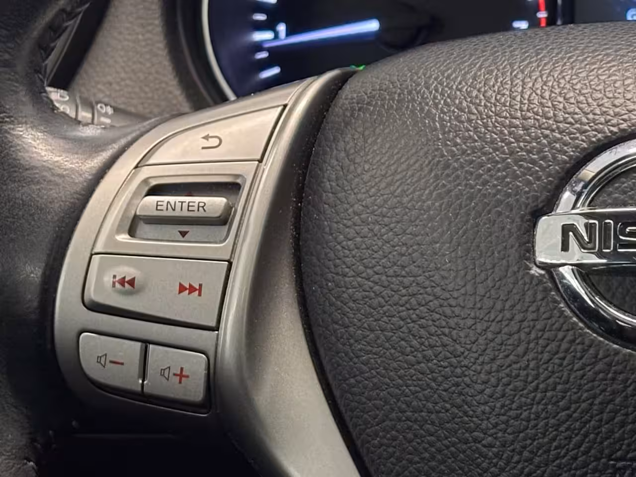 Nissan Qashqai 1.2 Tekna | ALL SEASON BANDEN | STOELVERWARMING | PANORAMA DAK | 360 CAMERA | ELEKTRISCHE
