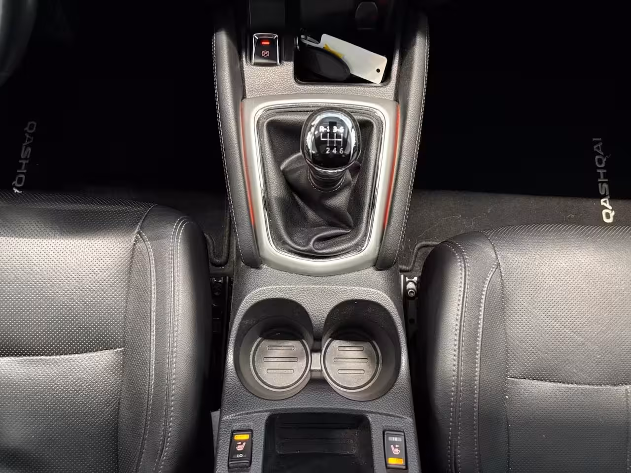Nissan Qashqai 1.2 Tekna | ALL SEASON BANDEN | STOELVERWARMING | PANORAMA DAK | 360 CAMERA | ELEKTRISCHE