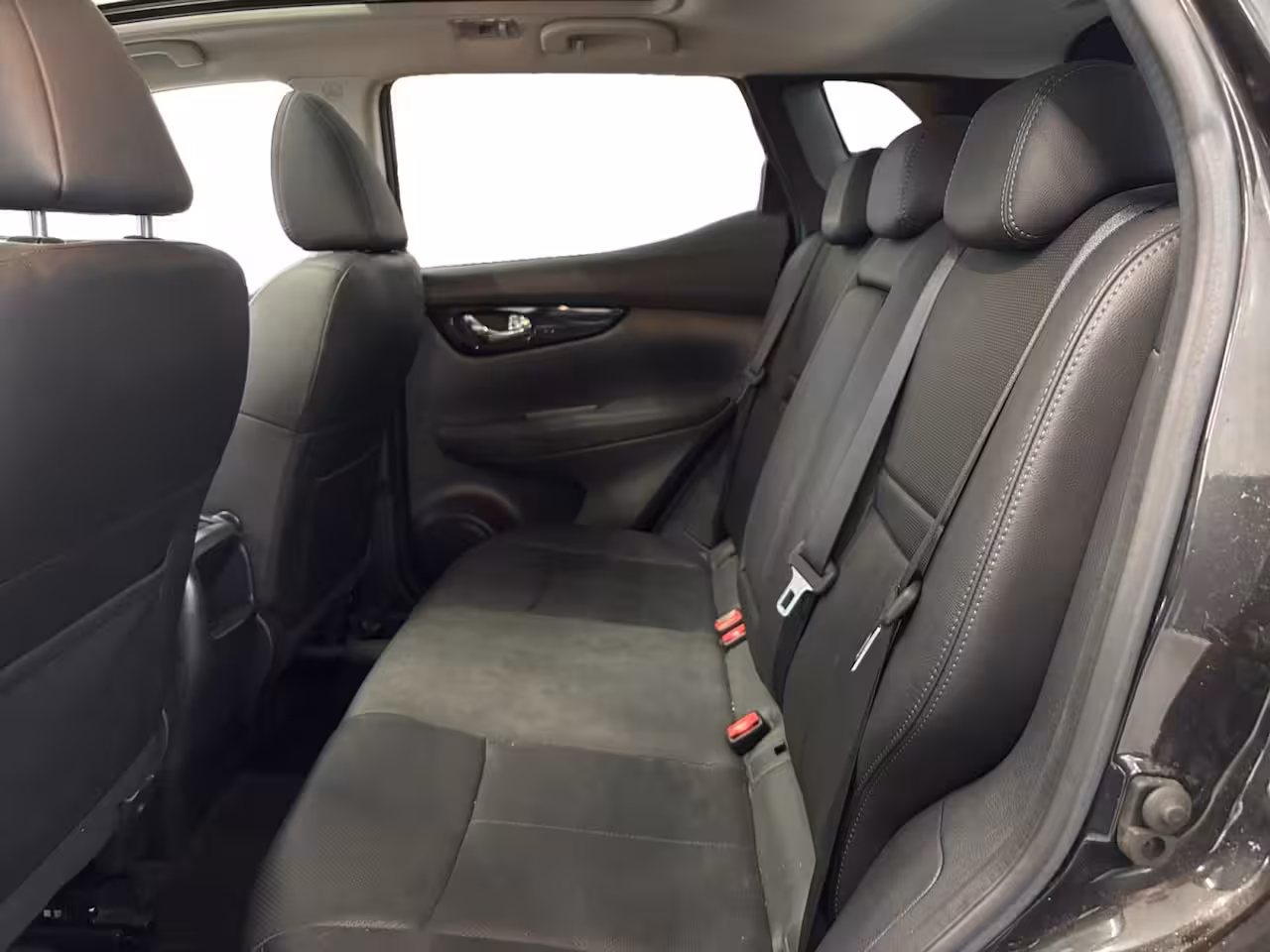 Nissan Qashqai 1.2 Tekna | ALL SEASON BANDEN | STOELVERWARMING | PANORAMA DAK | 360 CAMERA | ELEKTRISCHE
