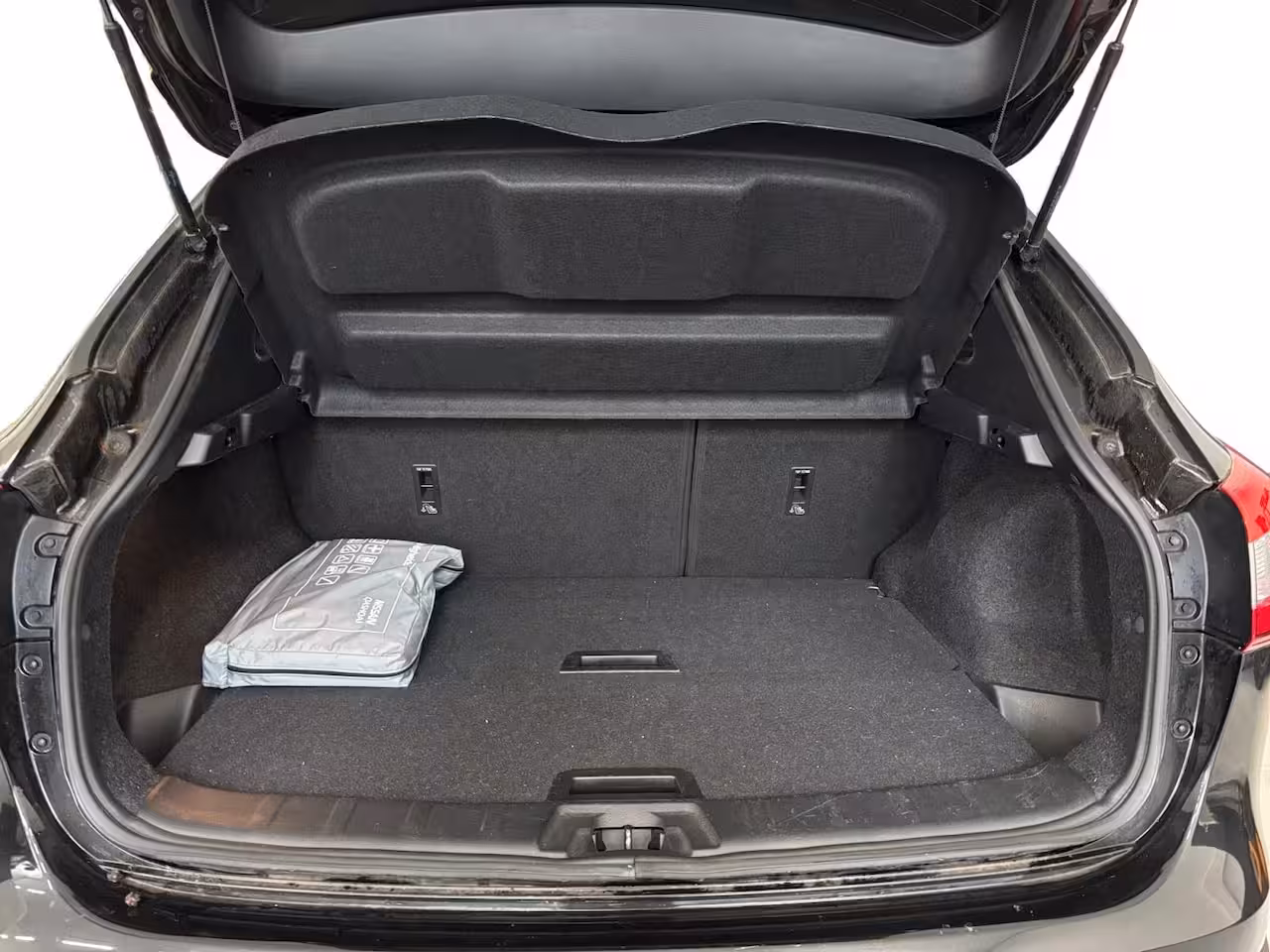 Nissan Qashqai 1.2 Tekna | ALL SEASON BANDEN | STOELVERWARMING | PANORAMA DAK | 360 CAMERA | ELEKTRISCHE