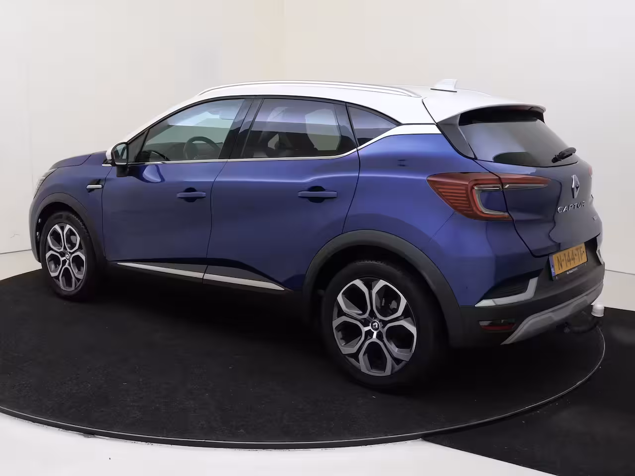 Renault Captur 1.6 E-Tech Hybrid 145PK Intens Addaptive Cruise Control | Trekhaak | Navigatie | LM Velgen