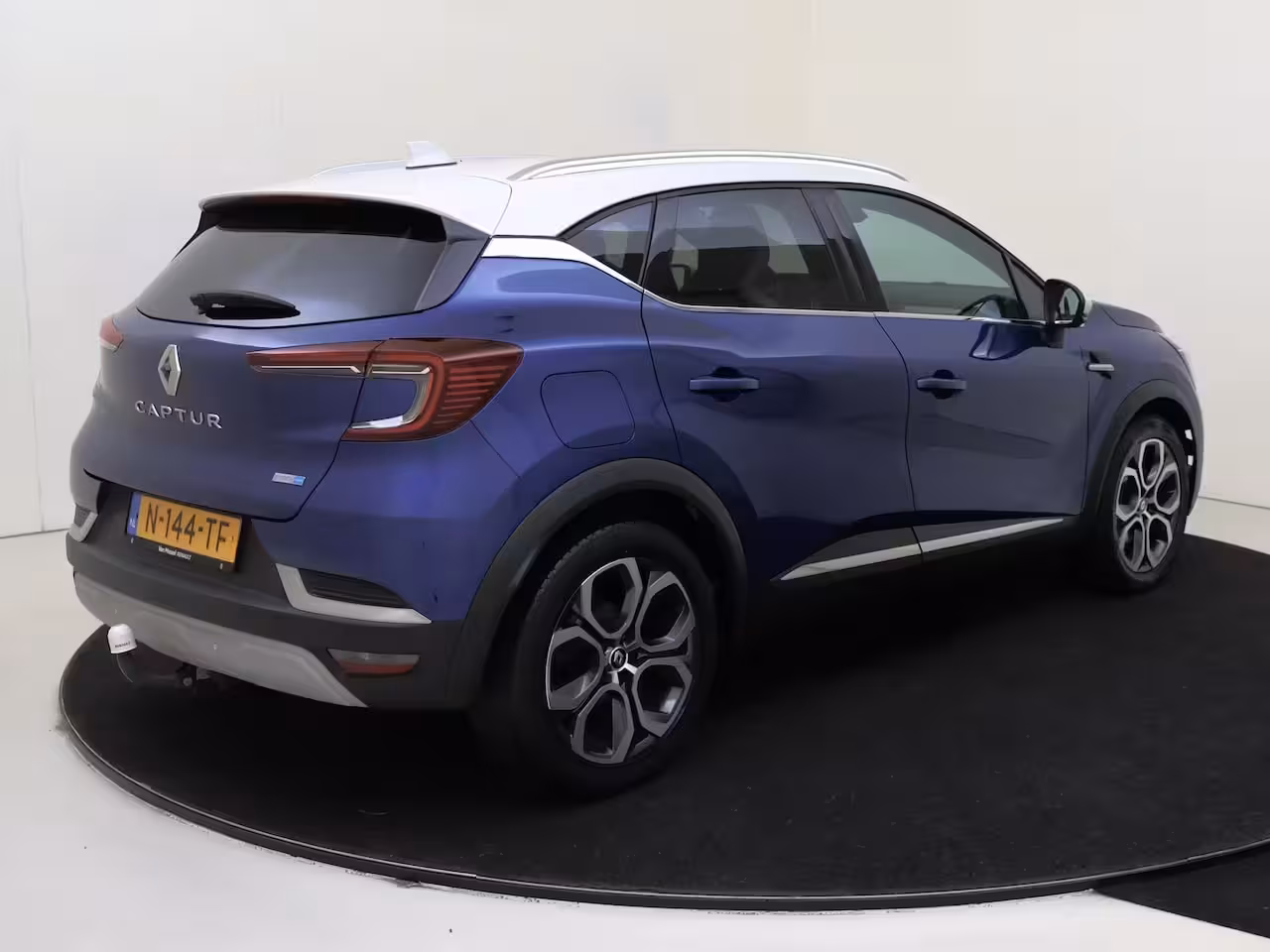 Renault Captur 1.6 E-Tech Hybrid 145PK Intens Addaptive Cruise Control | Trekhaak | Navigatie | LM Velgen