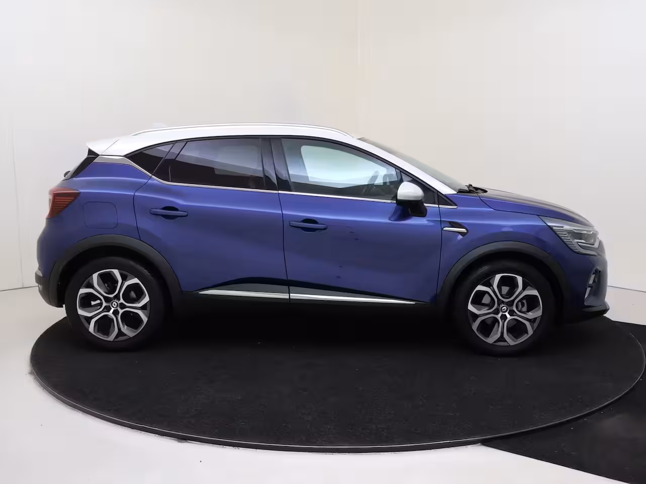 Renault Captur 1.6 E-Tech Hybrid 145PK Intens Addaptive Cruise Control | Trekhaak | Navigatie | LM Velgen