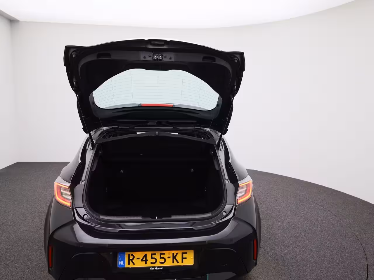Toyota Corolla 1.8 Hybrid Business | Achteruitrijcamera | Climat Control | Apple Carplay