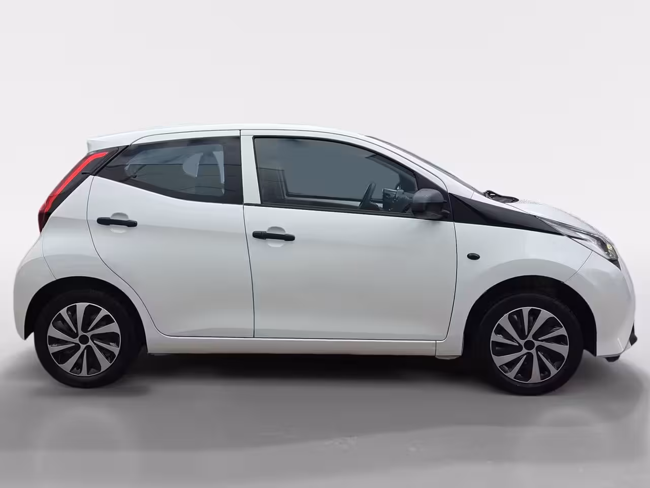 Toyota Aygo 1.0 VVT-i x-fun | Airco | Cruise Control | 12 Maanden BOVAG Garantie |