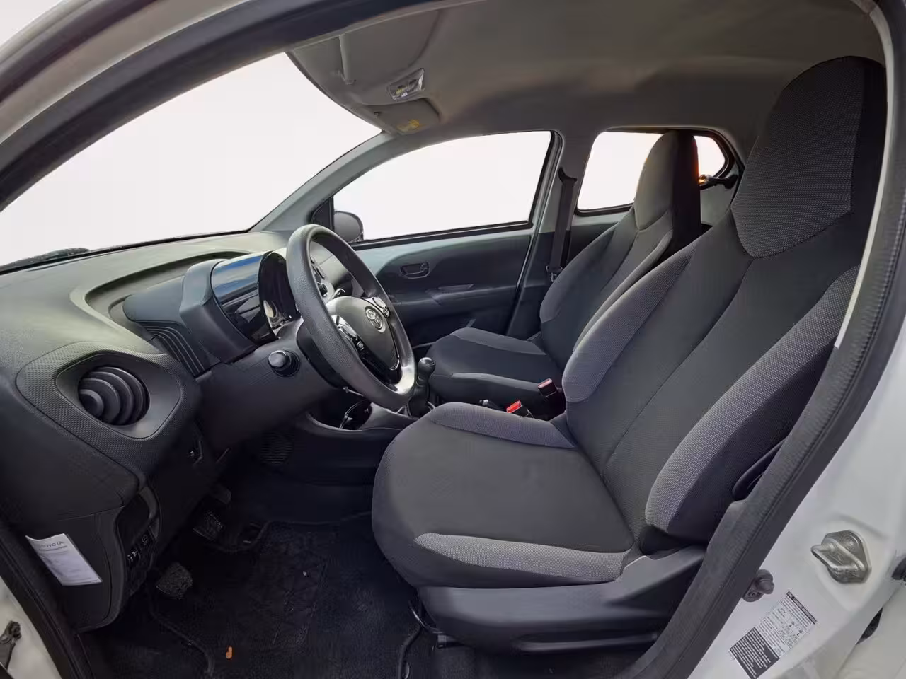 Toyota Aygo 1.0 VVT-i x-fun | Airco | Cruise Control | 12 Maanden BOVAG Garantie |