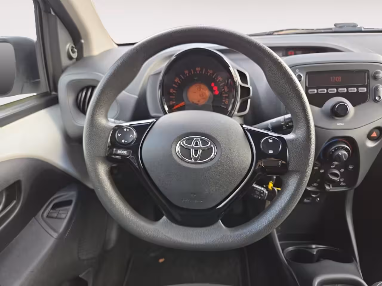 Toyota Aygo 1.0 VVT-i x-fun | Airco | Cruise Control | 12 Maanden BOVAG Garantie |