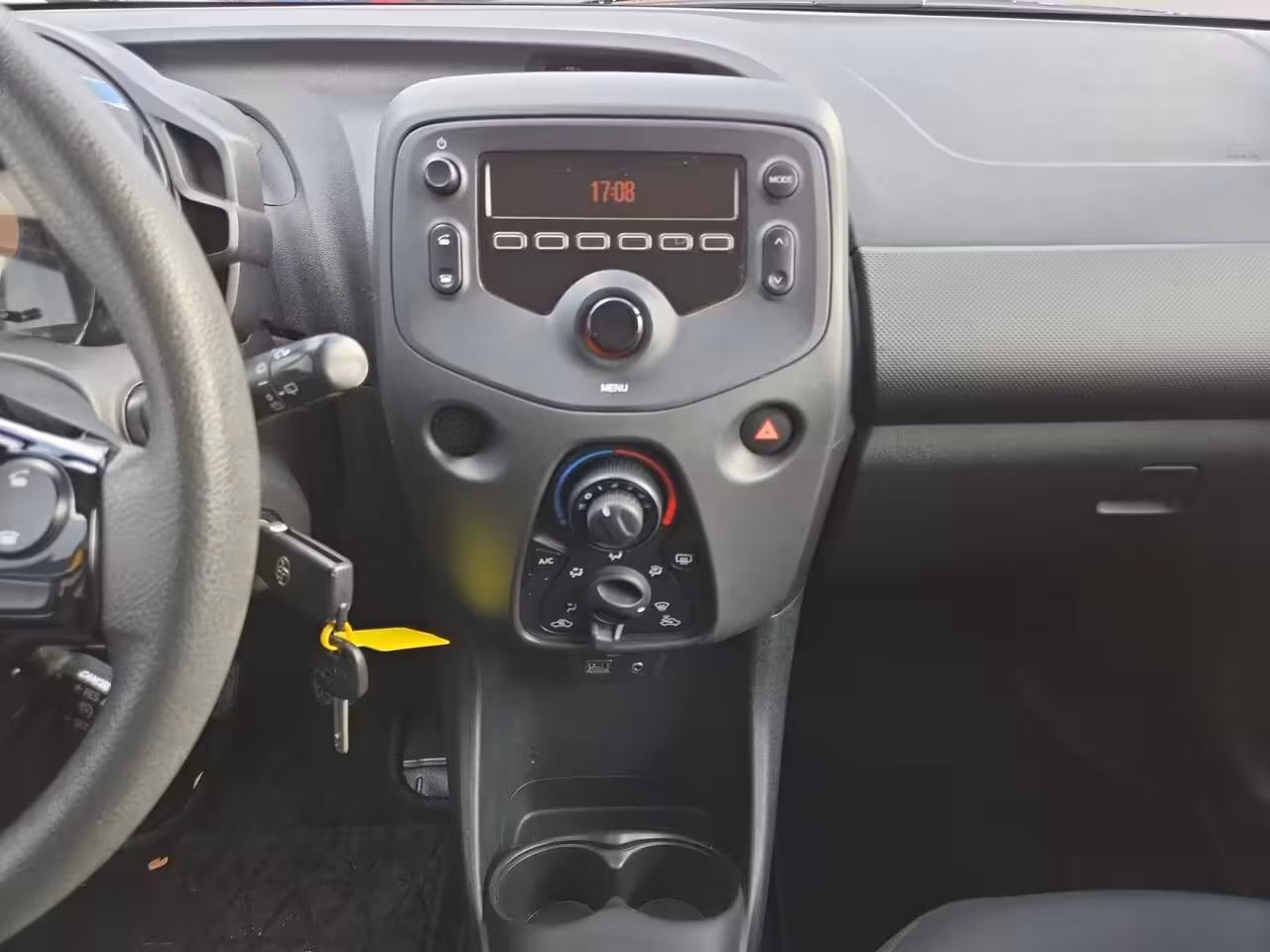 Toyota Aygo 1.0 VVT-i x-fun | Airco | Cruise Control | 12 Maanden BOVAG Garantie |