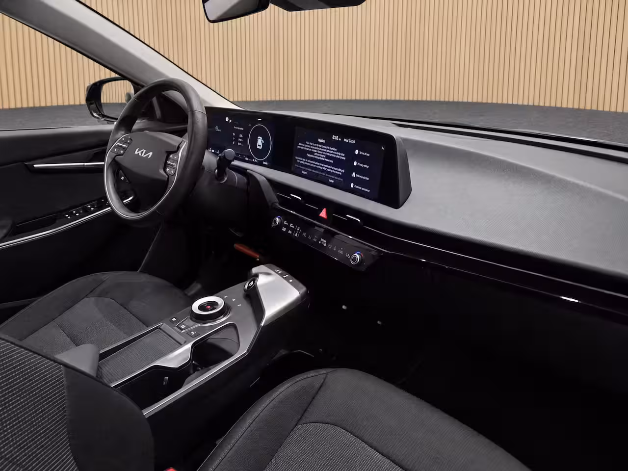 Kia EV6 Light Edition 58 kWh Dealer onderhouden | Stoel + stuurverwarming | Climate control | ACC