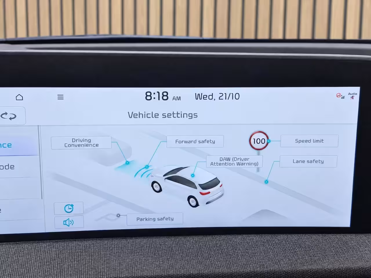Kia EV6 Light Edition 58 kWh Dealer onderhouden | Stoel + stuurverwarming | Climate control | ACC