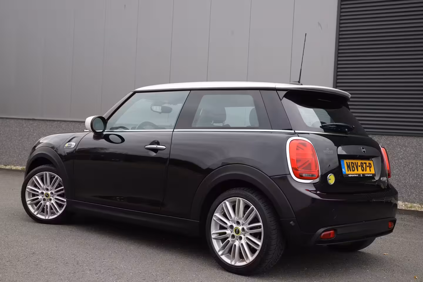 Mini Electric SE 184pk 33 kWh/ Led/Carplay/W-pomp/3-Fase/Premium audio/17"