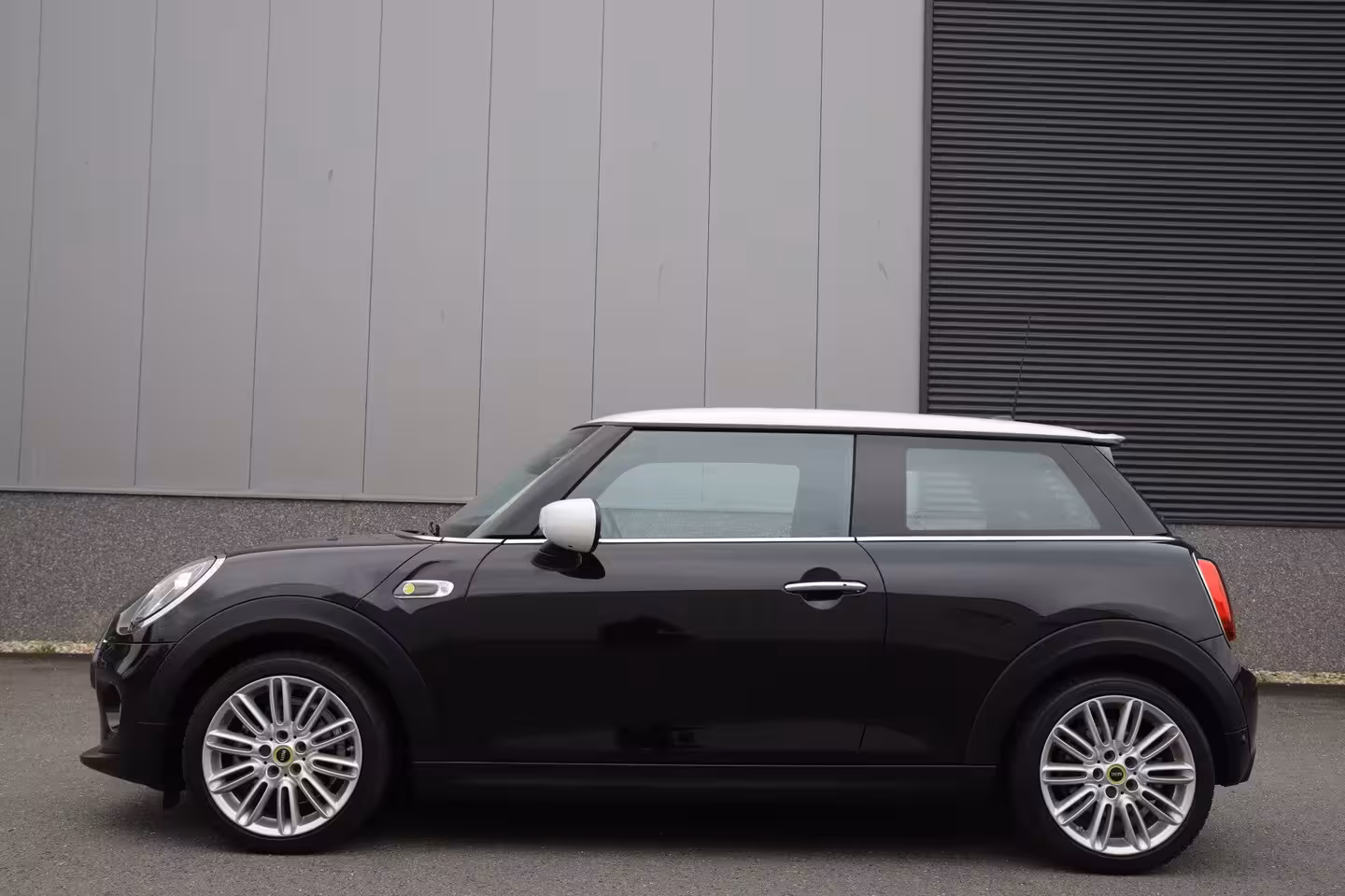 Mini Electric SE 184pk 33 kWh/ Led/Carplay/W-pomp/3-Fase/Premium audio/17"