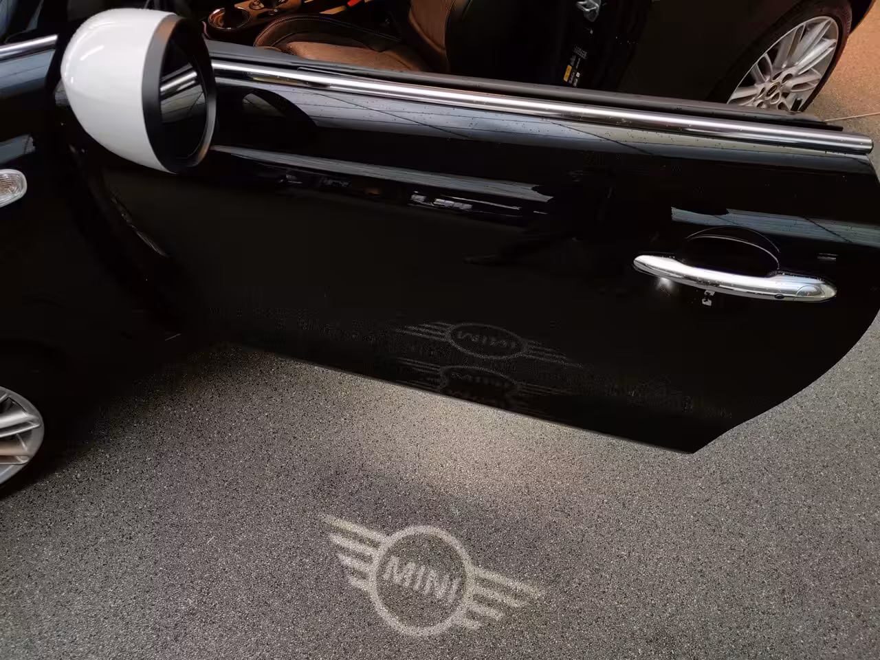 Mini Electric SE 184pk 33 kWh/ Led/Carplay/W-pomp/3-Fase/Premium audio/17"