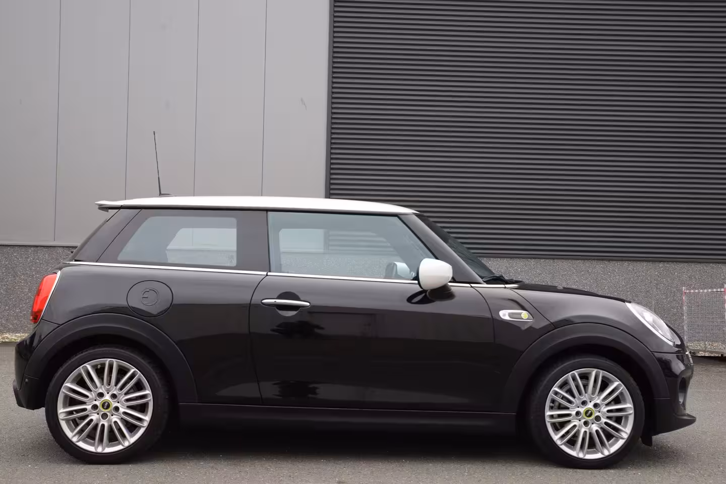 Mini Electric SE 184pk 33 kWh/ Led/Carplay/W-pomp/3-Fase/Premium audio/17"