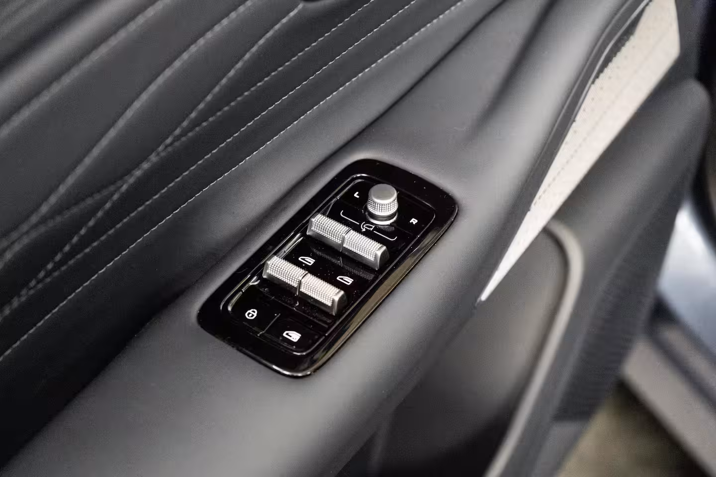 Geely Starray EM-i 1.5 Max+ | Open Dak | Leder | Premium Audio | Cruise Adaptive | 360 Camera | Memory Zetels