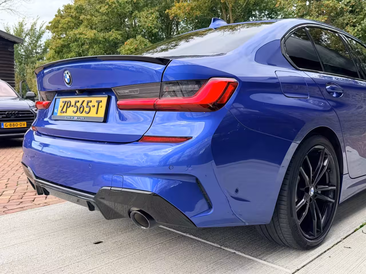 BMW 3-serie 320i High Executive Edition | M-pakket | Leer | Schuif/kantel dak | LED |