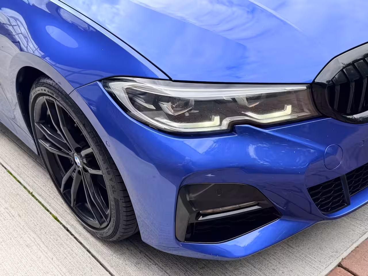 BMW 3-serie 320i High Executive Edition | M-pakket | Leer | Schuif/kantel dak | LED |