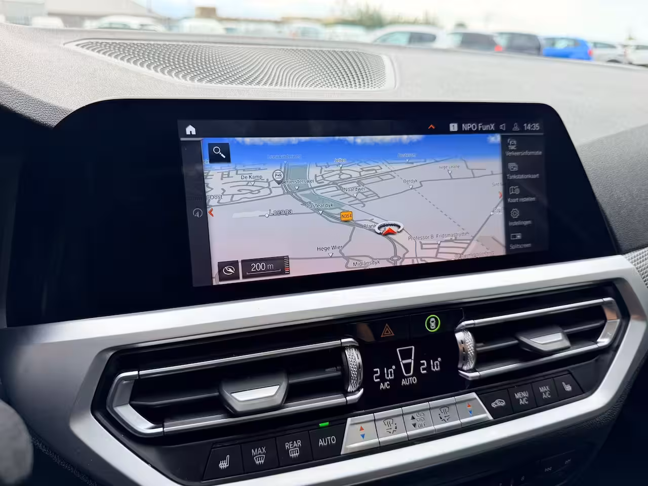 BMW 3-serie 320i High Executive Edition | M-pakket | Leer | Schuif/kantel dak | LED |