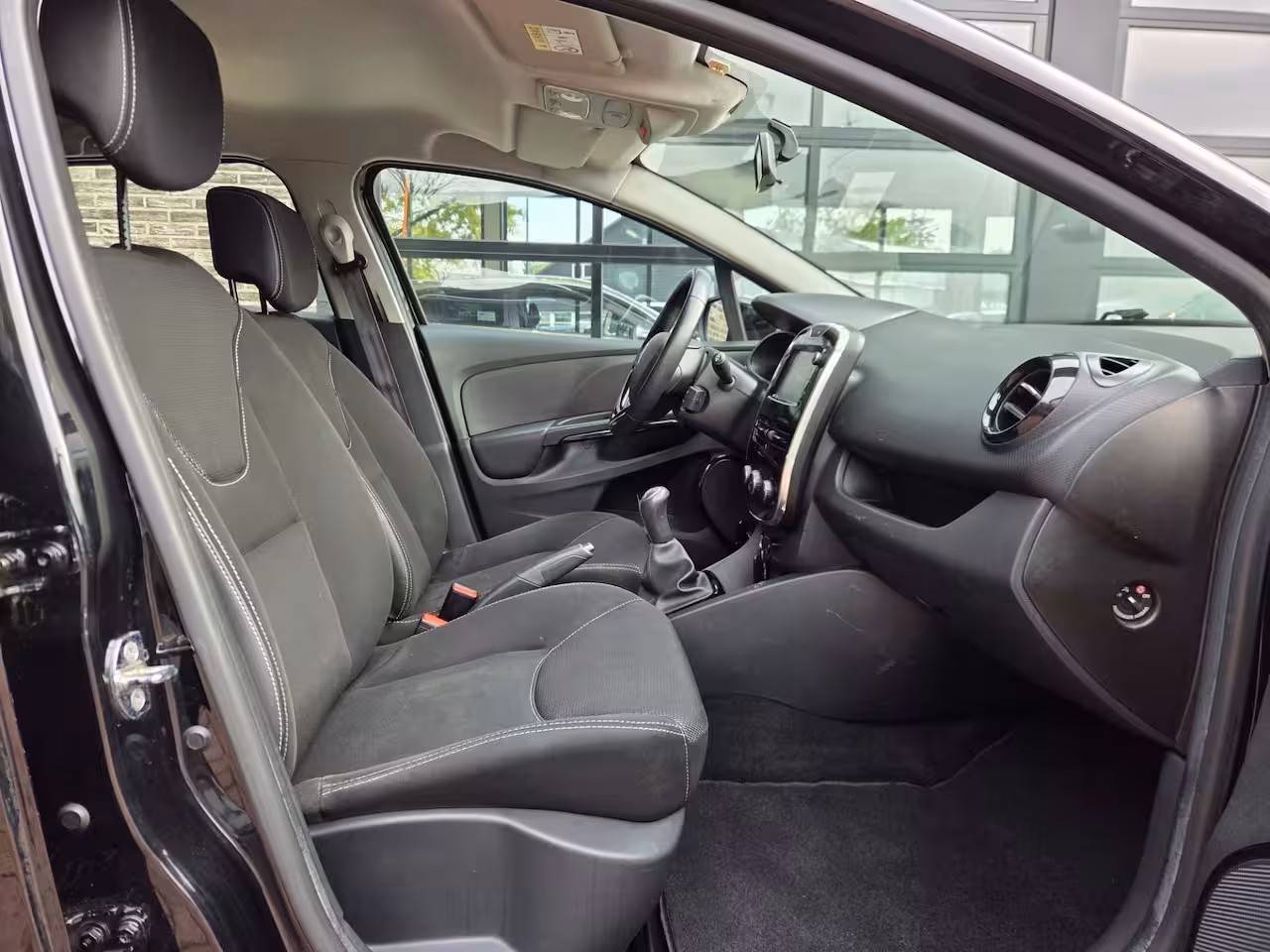 Renault Clio Estate 0.9 TCe Expression | Trekhaak | Navigatie