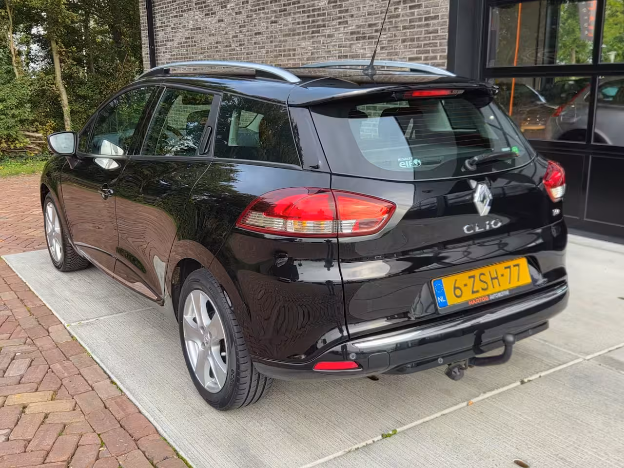 Renault Clio Estate 0.9 TCe Expression | Trekhaak | Navigatie