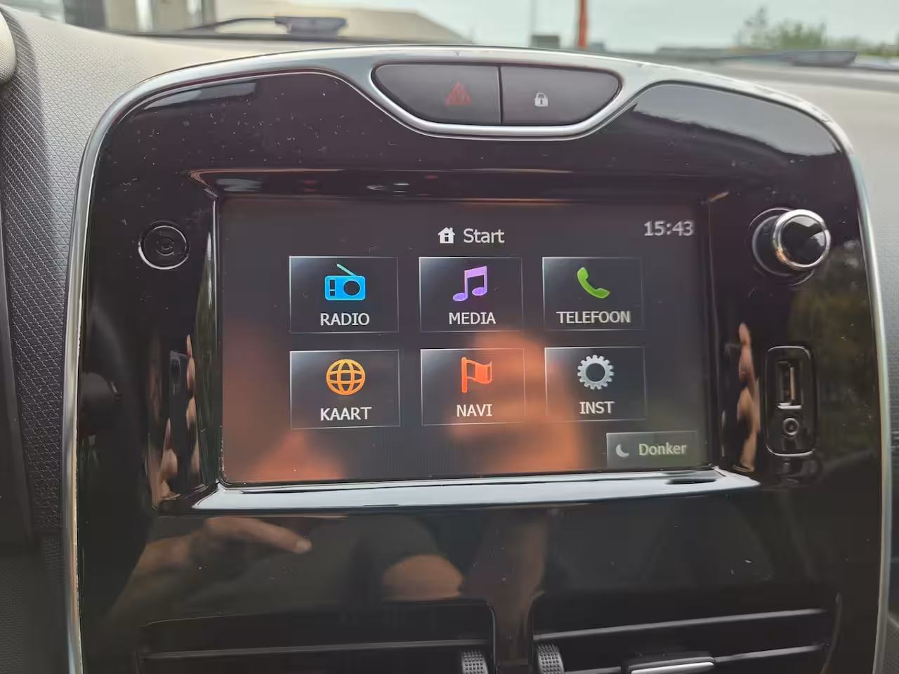 Renault Clio Estate 0.9 TCe Expression | Trekhaak | Navigatie