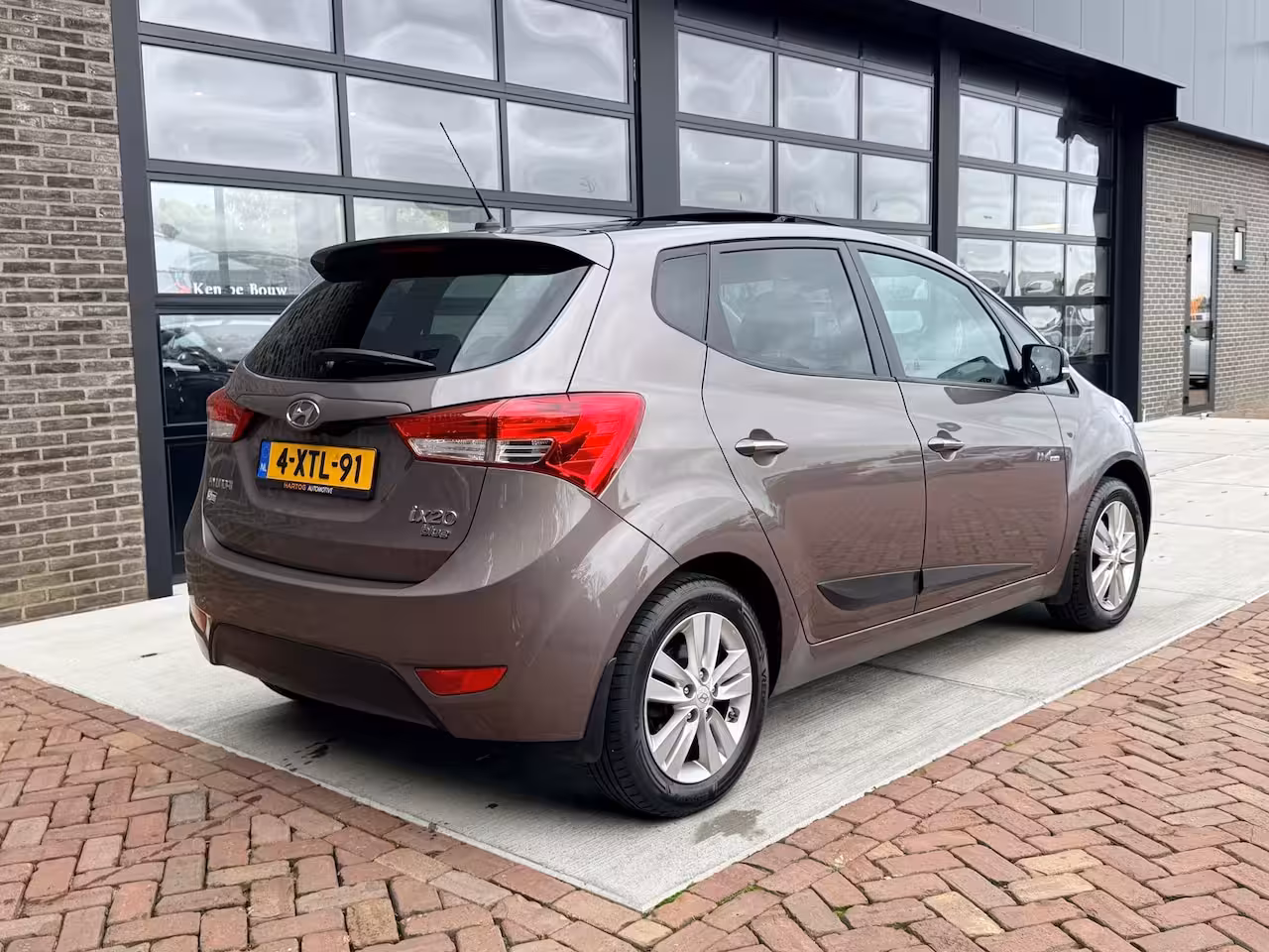 Hyundai ix20 1.6i i-Catcher | Schuif/Kantel dak | Leer | Navi |