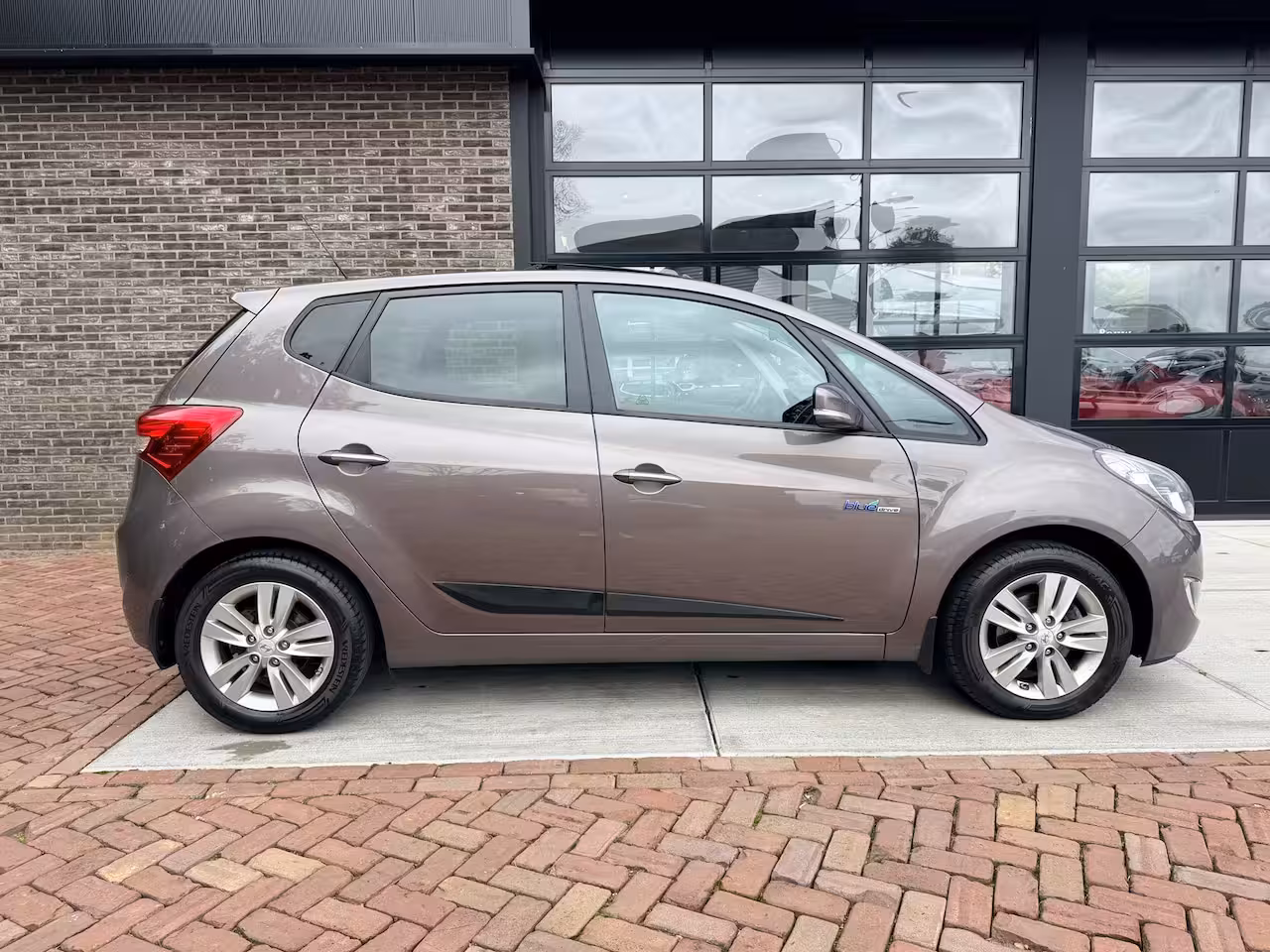 Hyundai ix20 1.6i i-Catcher | Schuif/Kantel dak | Leer | Navi |