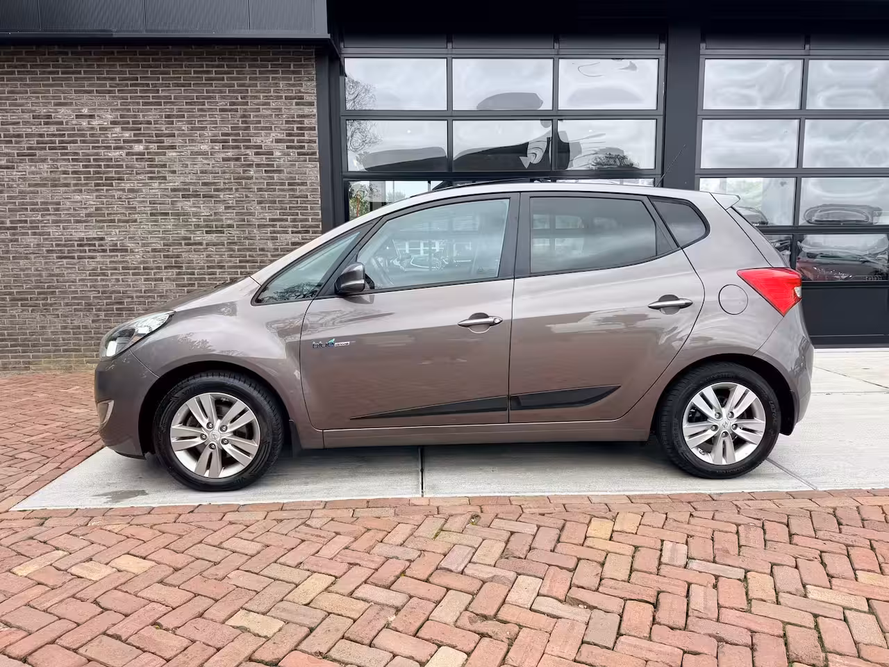 Hyundai ix20 1.6i i-Catcher | Schuif/Kantel dak | Leer | Navi |