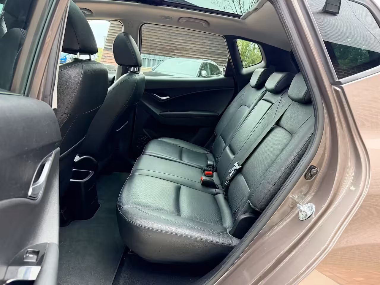 Hyundai ix20 1.6i i-Catcher | Schuif/Kantel dak | Leer | Navi |