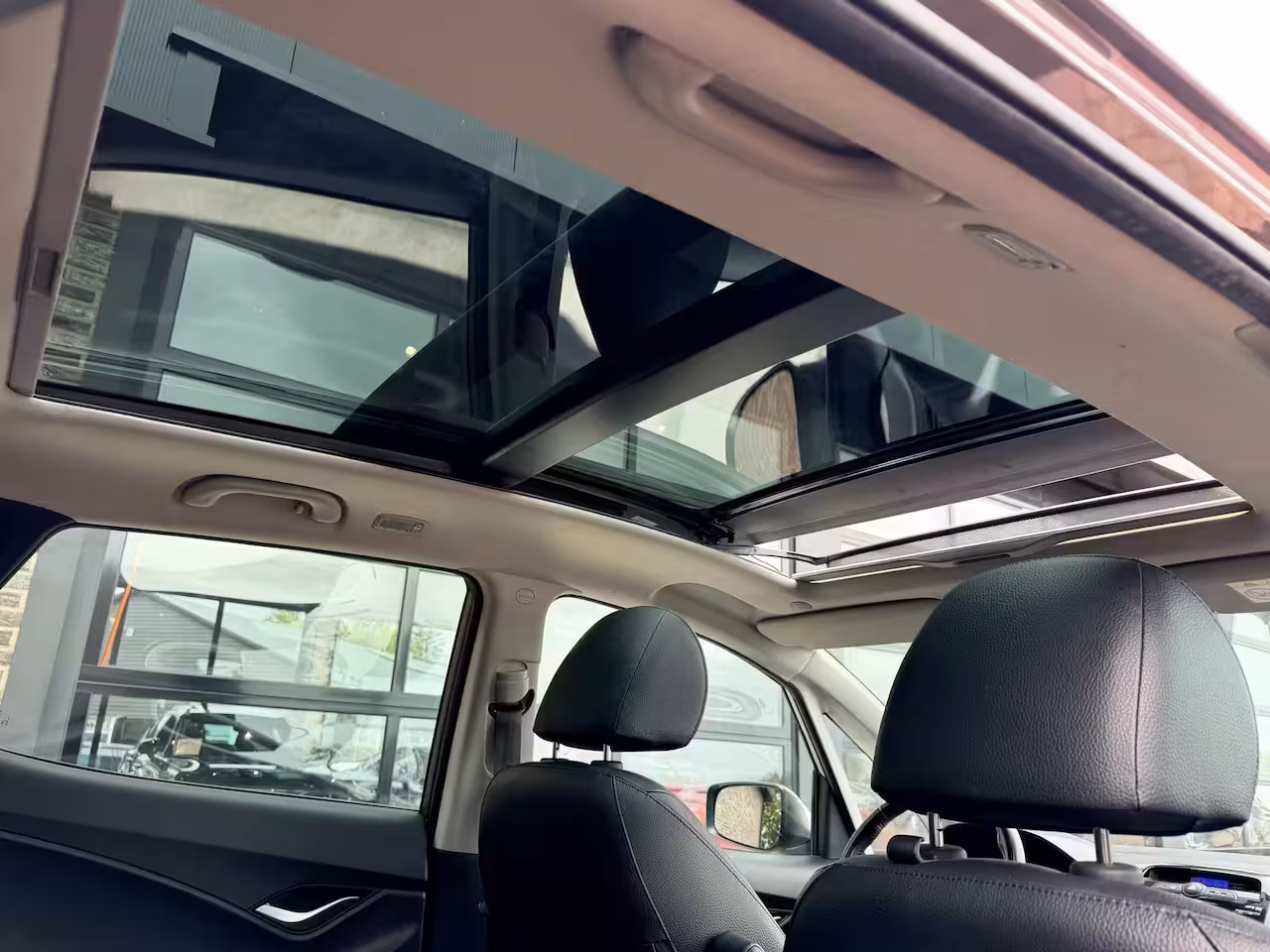 Hyundai ix20 1.6i i-Catcher | Schuif/Kantel dak | Leer | Navi |