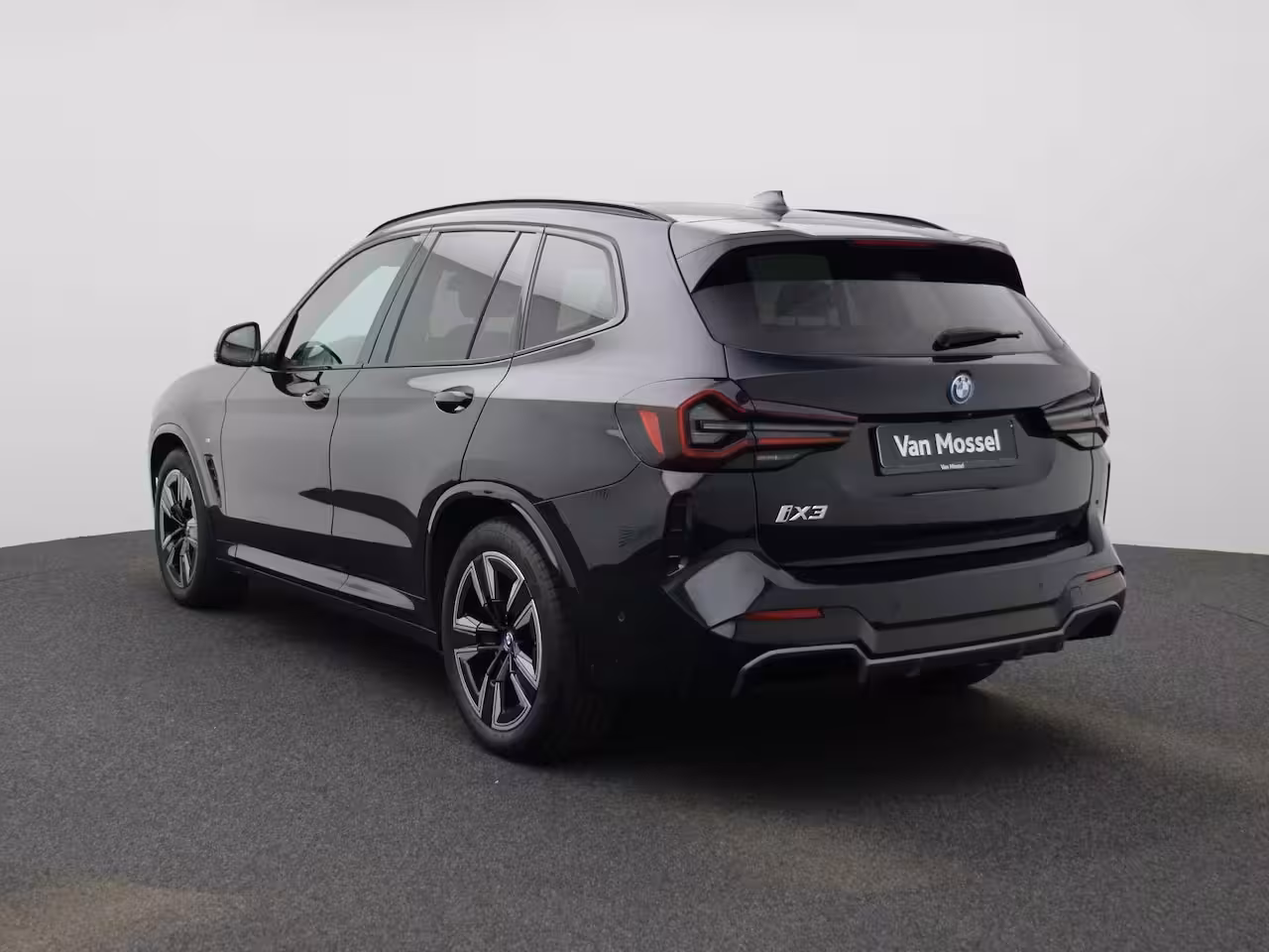BMW iX3 Executive | 97% SOH | M-SPORT | TREKHAAK | PANORAMA- SCHUIFDAK | LEER | ACHTERUITRIJCAMERA
