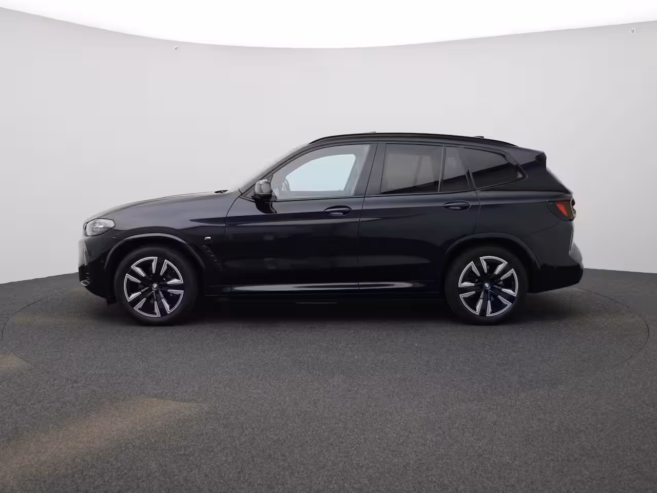 BMW iX3 Executive | 97% SOH | M-SPORT | TREKHAAK | PANORAMA- SCHUIFDAK | LEER | ACHTERUITRIJCAMERA