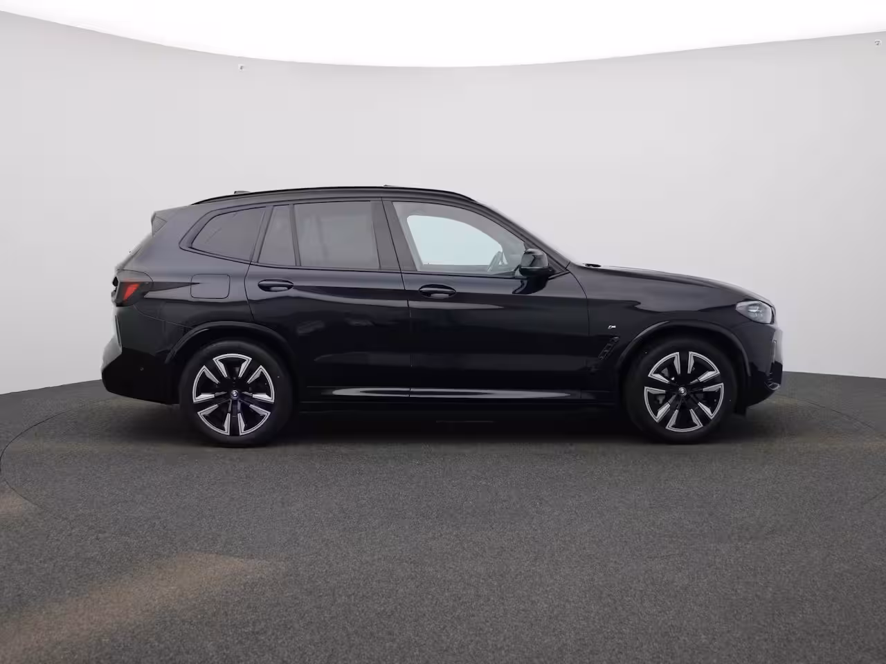 BMW iX3 Executive | 97% SOH | M-SPORT | TREKHAAK | PANORAMA- SCHUIFDAK | LEER | ACHTERUITRIJCAMERA