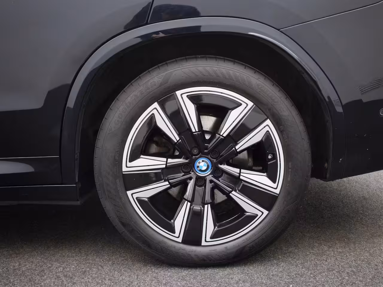 BMW iX3 Executive | 97% SOH | M-SPORT | TREKHAAK | PANORAMA- SCHUIFDAK | LEER | ACHTERUITRIJCAMERA