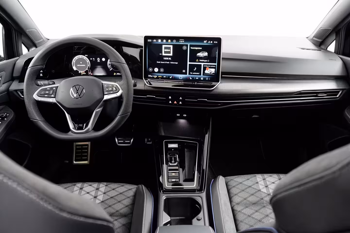 Volkswagen Golf Plus 1.5 eTSI 150PK R-Line | 360 camera | Schuif-kanteldak | R-Line stoelen | Sportonderstel |