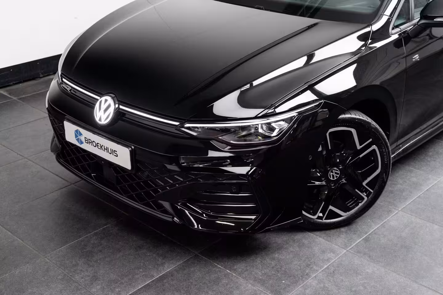 Volkswagen Golf Plus 1.5 eTSI 150PK R-Line | 360 camera | Schuif-kanteldak | R-Line stoelen | Sportonderstel |