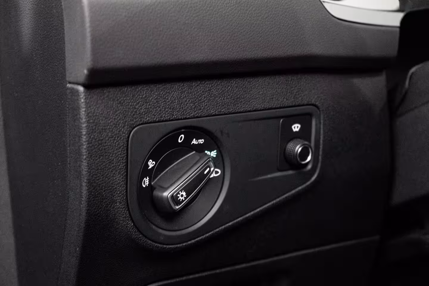 Volkswagen Tiguan 1.4 eHybrid 245 pk R-Line Business 6-DSG | Panoramadak | Rondomzicht camera | Cruise contr