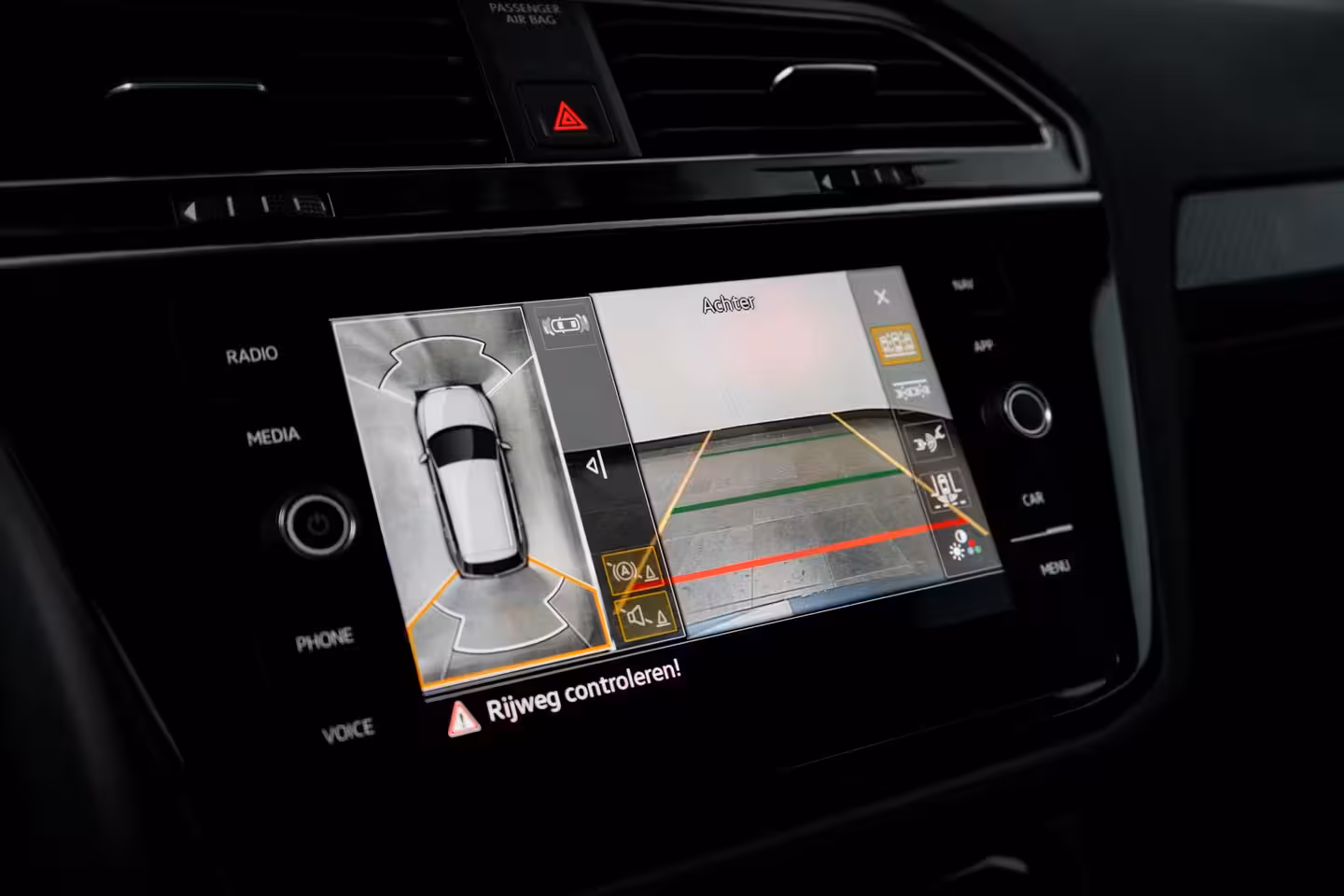 Volkswagen Tiguan 1.4 eHybrid 245 pk R-Line Business 6-DSG | Panoramadak | Rondomzicht camera | Cruise contr