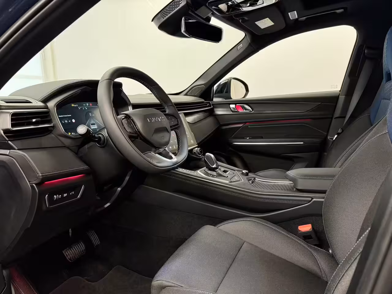 Lynk & Co 01 1.5| trekhaak | allseasons | stuurverwarming | | Airco (automatisch) | Apple Carplay/Andro