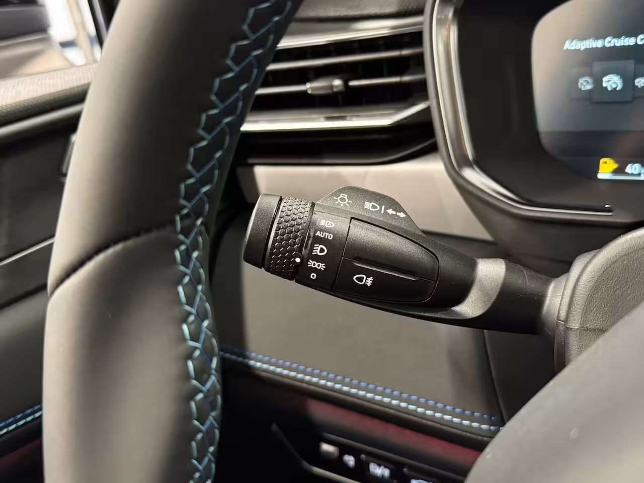 Lynk & Co 01 1.5| trekhaak | allseasons | stuurverwarming | | Airco (automatisch) | Apple Carplay/Andro