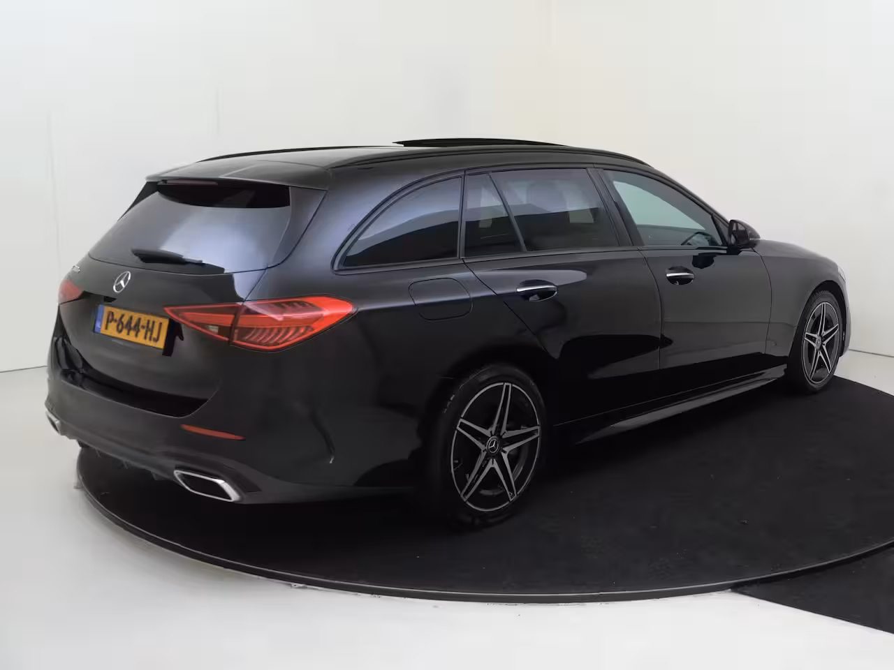 Mercedes-Benz C-klasse Estate 300 e AMG Line / Panoramadak/ Night/ Memory/ Digital Light