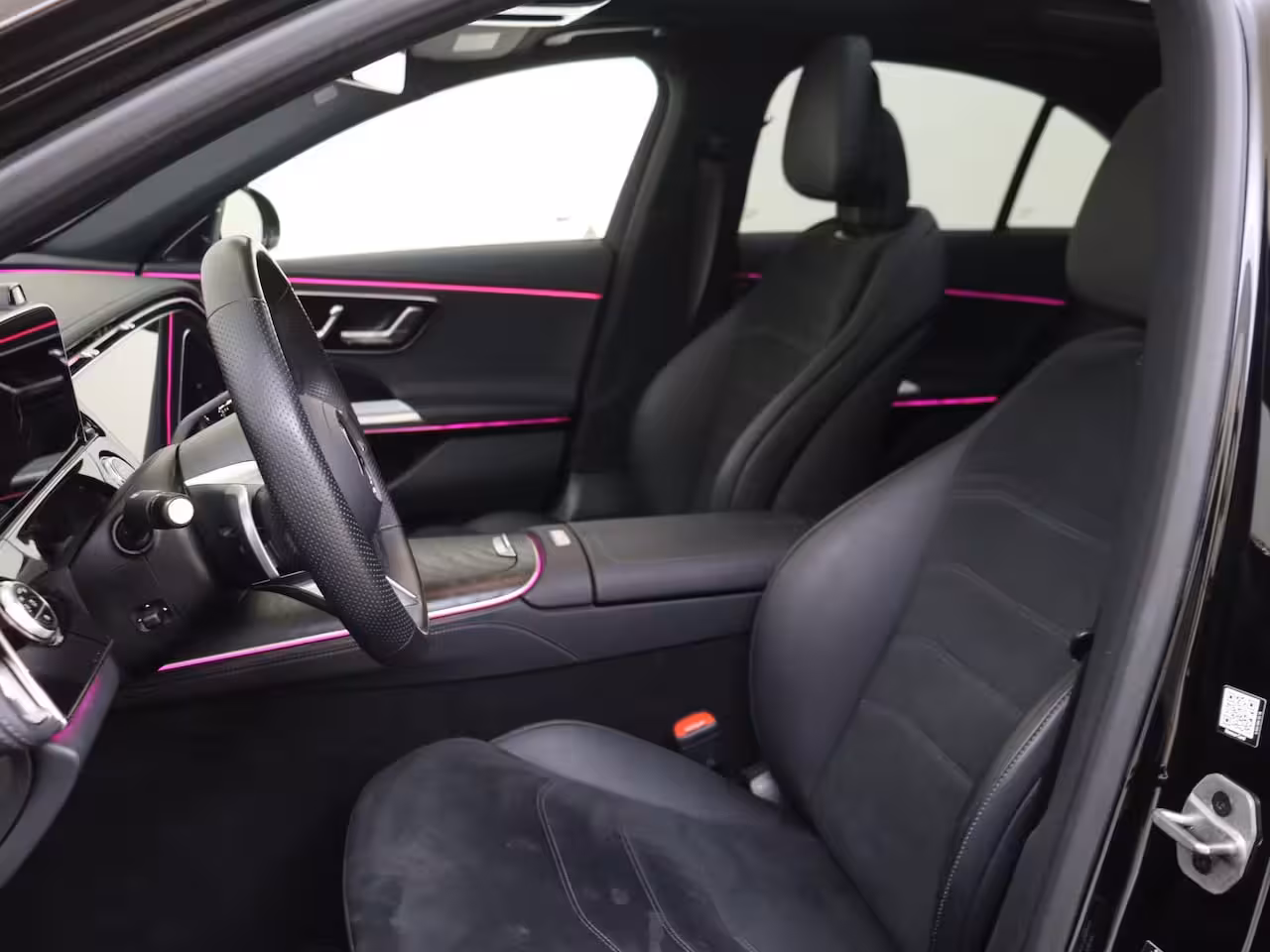 Mercedes-Benz E-klasse 300 e Sport Edition Panoramadak / Rijassistentiepakket / 360 camera / Sluitbekrachtiging
