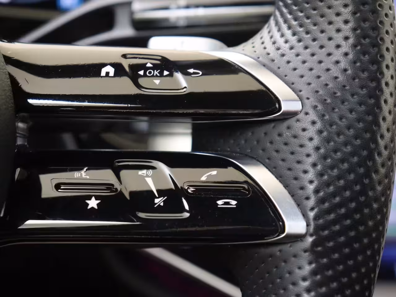 Mercedes-Benz E-klasse 300 e Sport Edition Panoramadak / Rijassistentiepakket / 360 camera / Sluitbekrachtiging