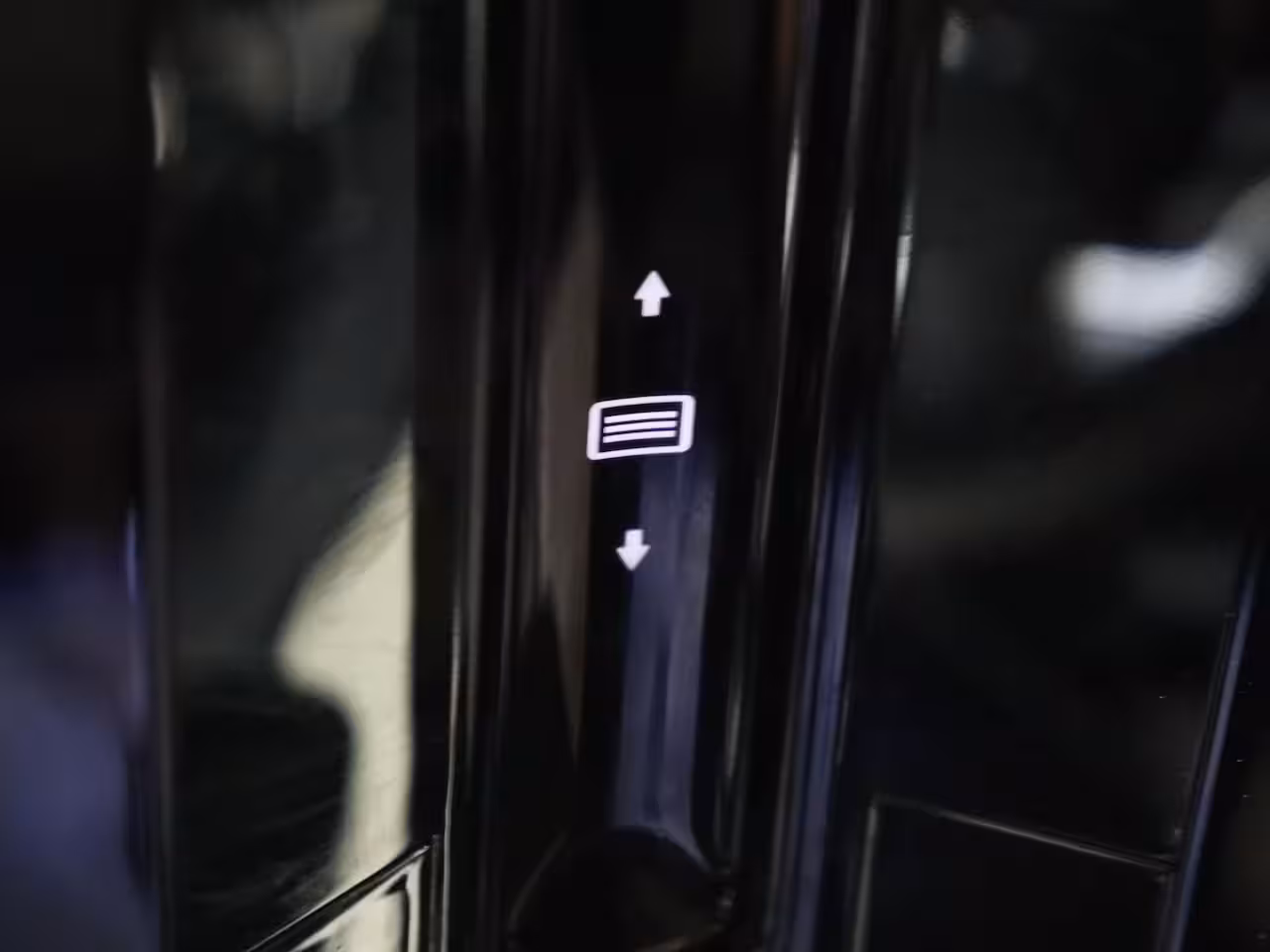 Mercedes-Benz E-klasse 300 e Sport Edition Panoramadak / Rijassistentiepakket / 360 camera / Sluitbekrachtiging
