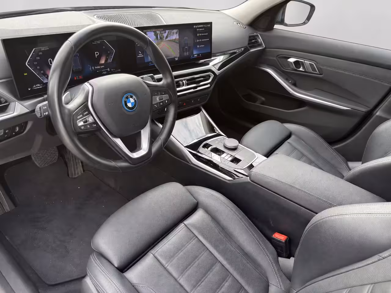 BMW 3-serie Touring 320e, Black edition, curved dis. 12 maand garantie
