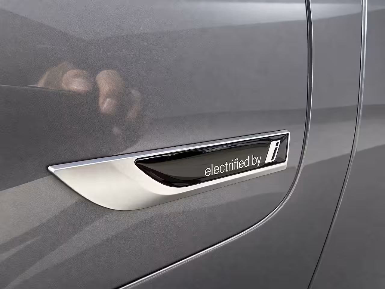 BMW 3-serie Touring 320e, Black edition, curved dis. 12 maand garantie