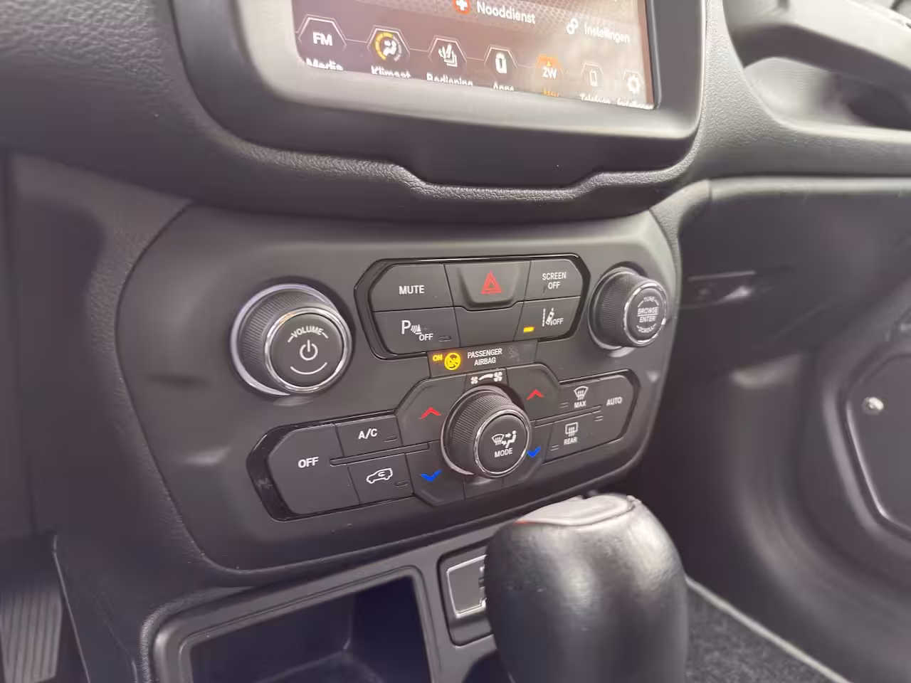 Jeep Renegade 1.3T Limited 12 maand garantie