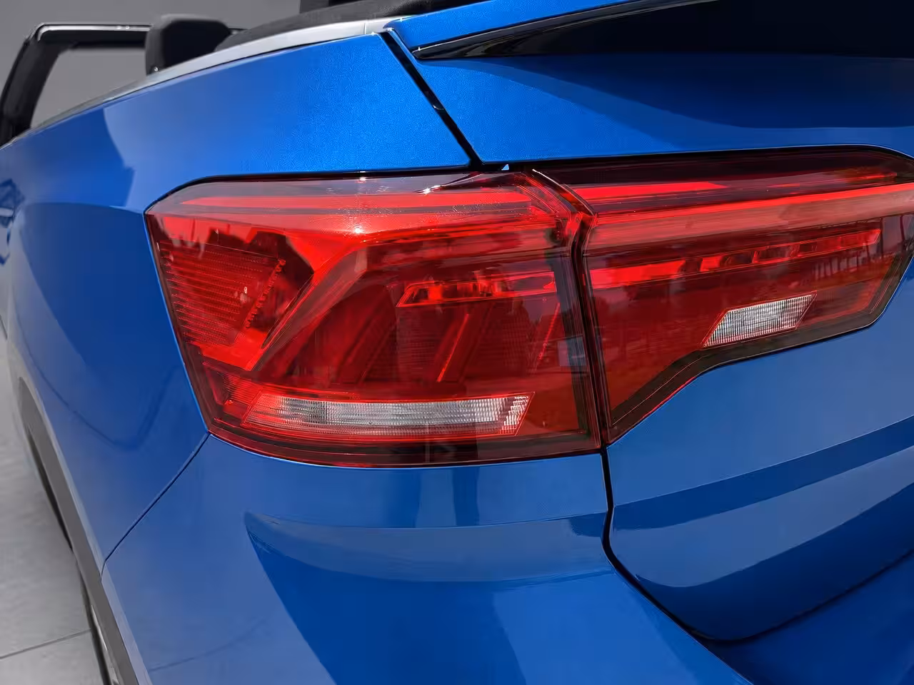 Volkswagen T-Roc Cabrio 1.0 TSI Style 12 maand garantie